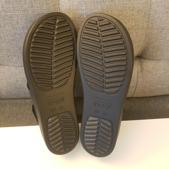 NWT Crocs Women's Wedge Chunky Platform Sandals - Black - Picture 9 of 10